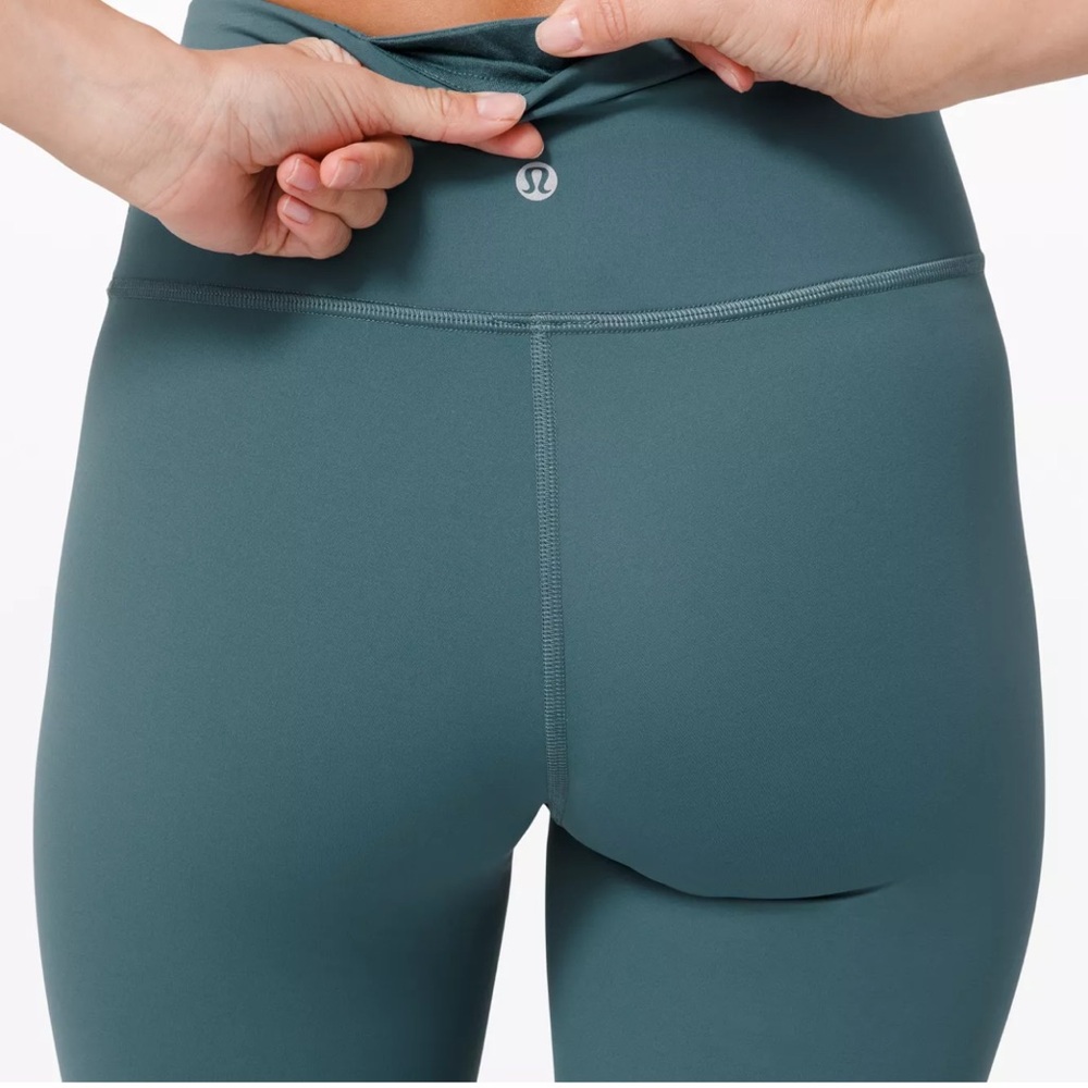Lululemon Nulu And Mesh MR Yoga Crop23”